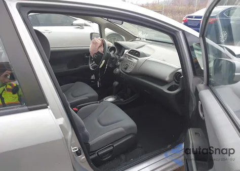 2013 Honda Fit z USA, uszkodzony, nr VIN JHMGE8H31DC017311